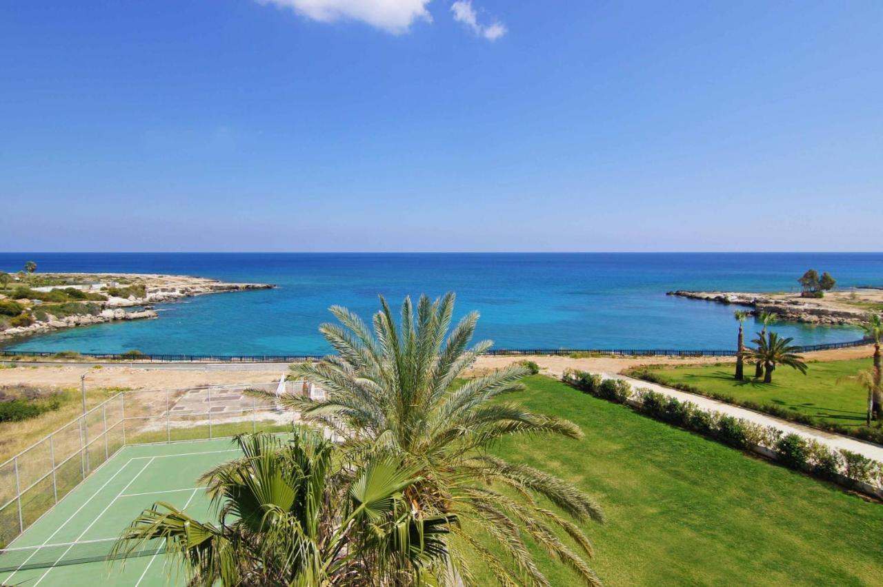 Lucile - Coralli Beachfront Apartment Paralimni Exterior photo